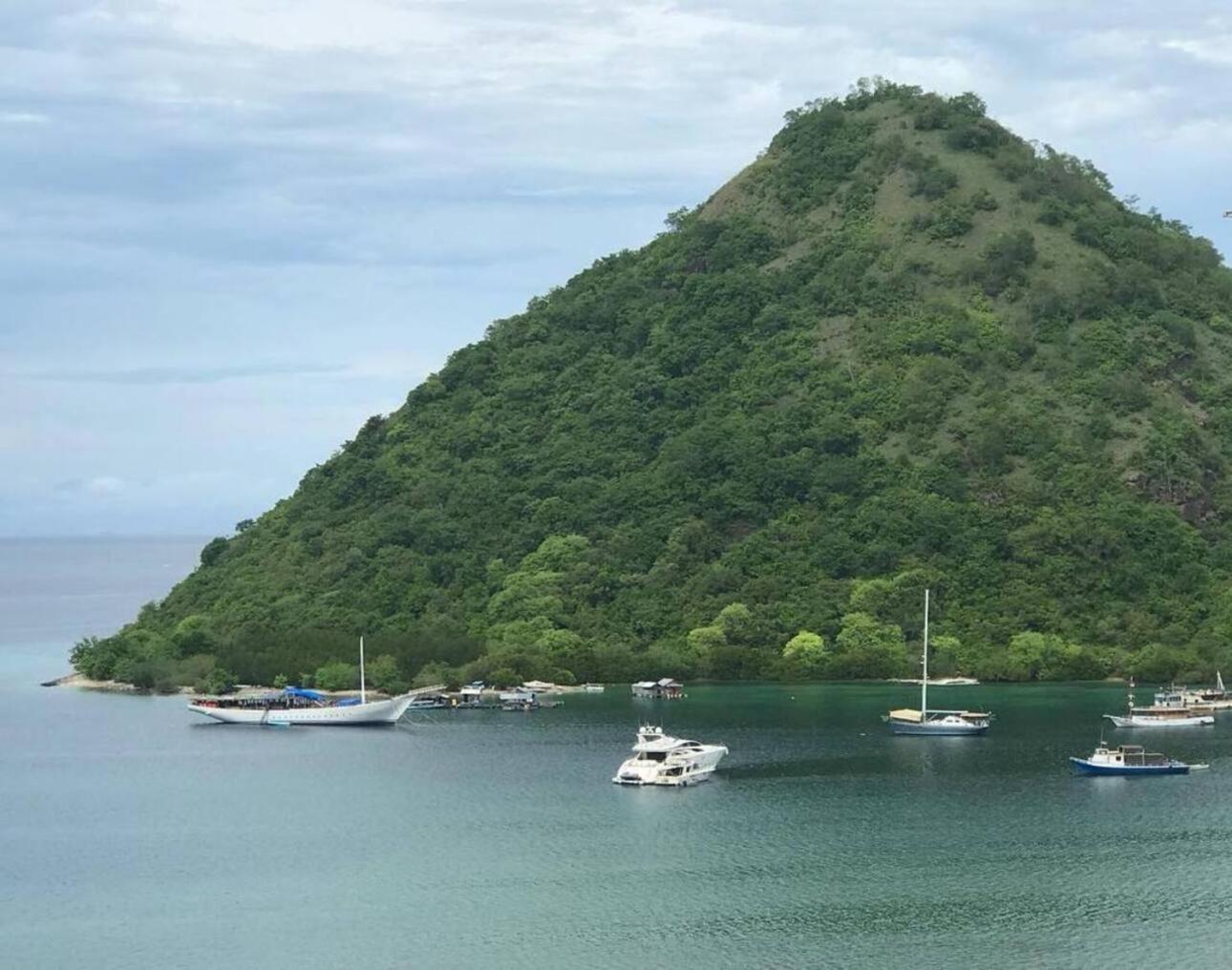 Benedict Guesthouse By Mori Hospitality Labuan Bajo Exterior foto