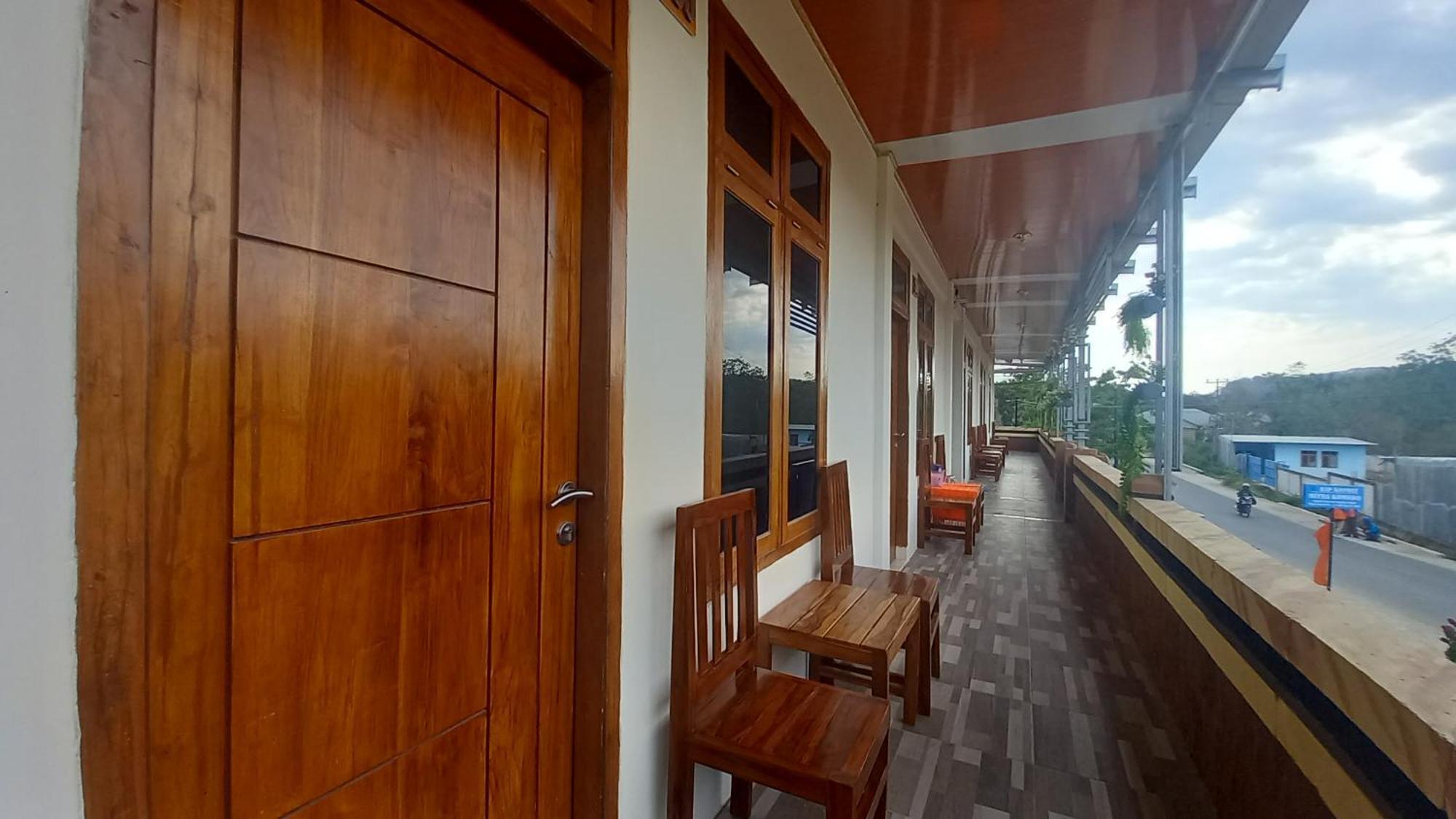 Benedict Guesthouse By Mori Hospitality Labuan Bajo Exterior foto